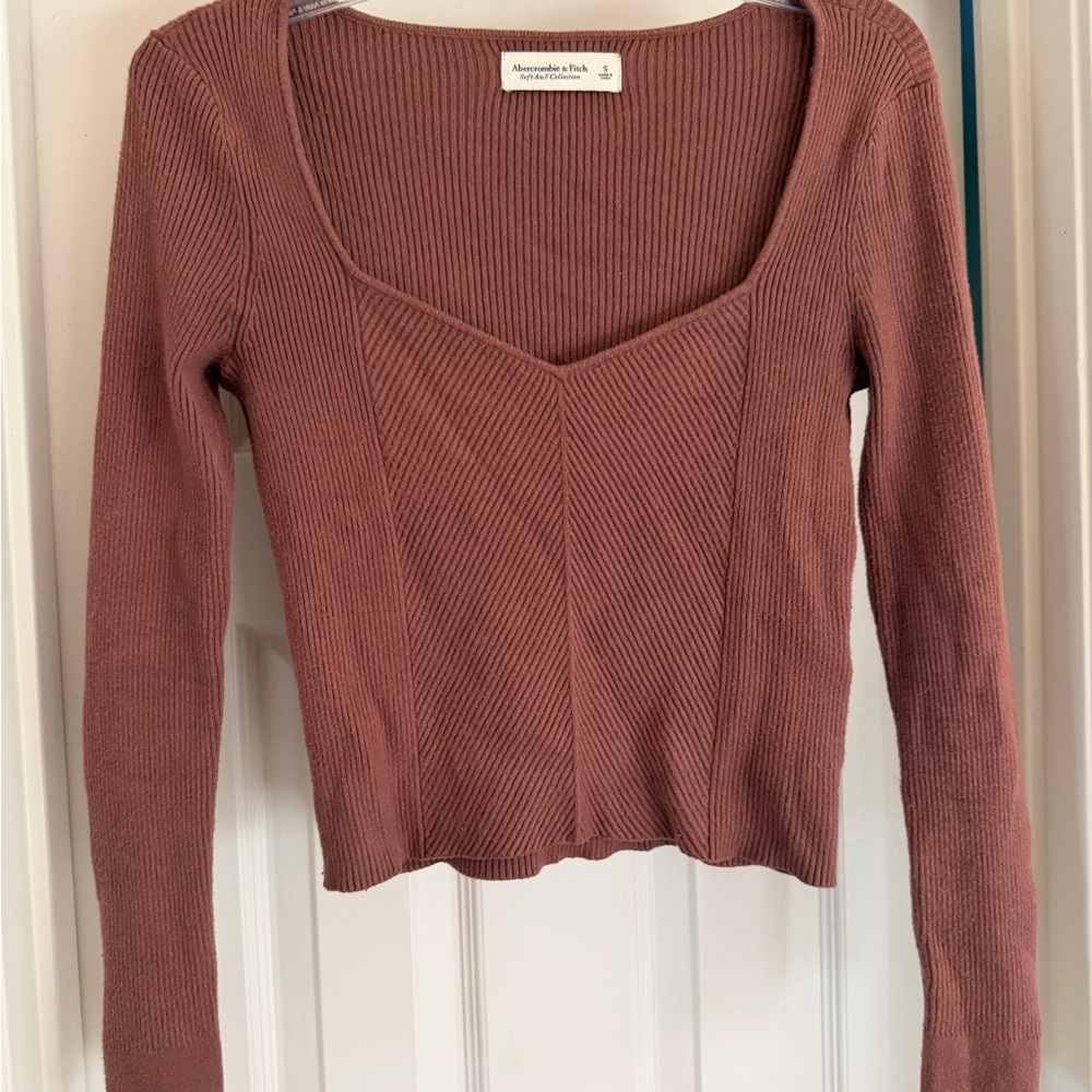 Abercrombie & Fitch Women's V-Neck Sweater in Brown